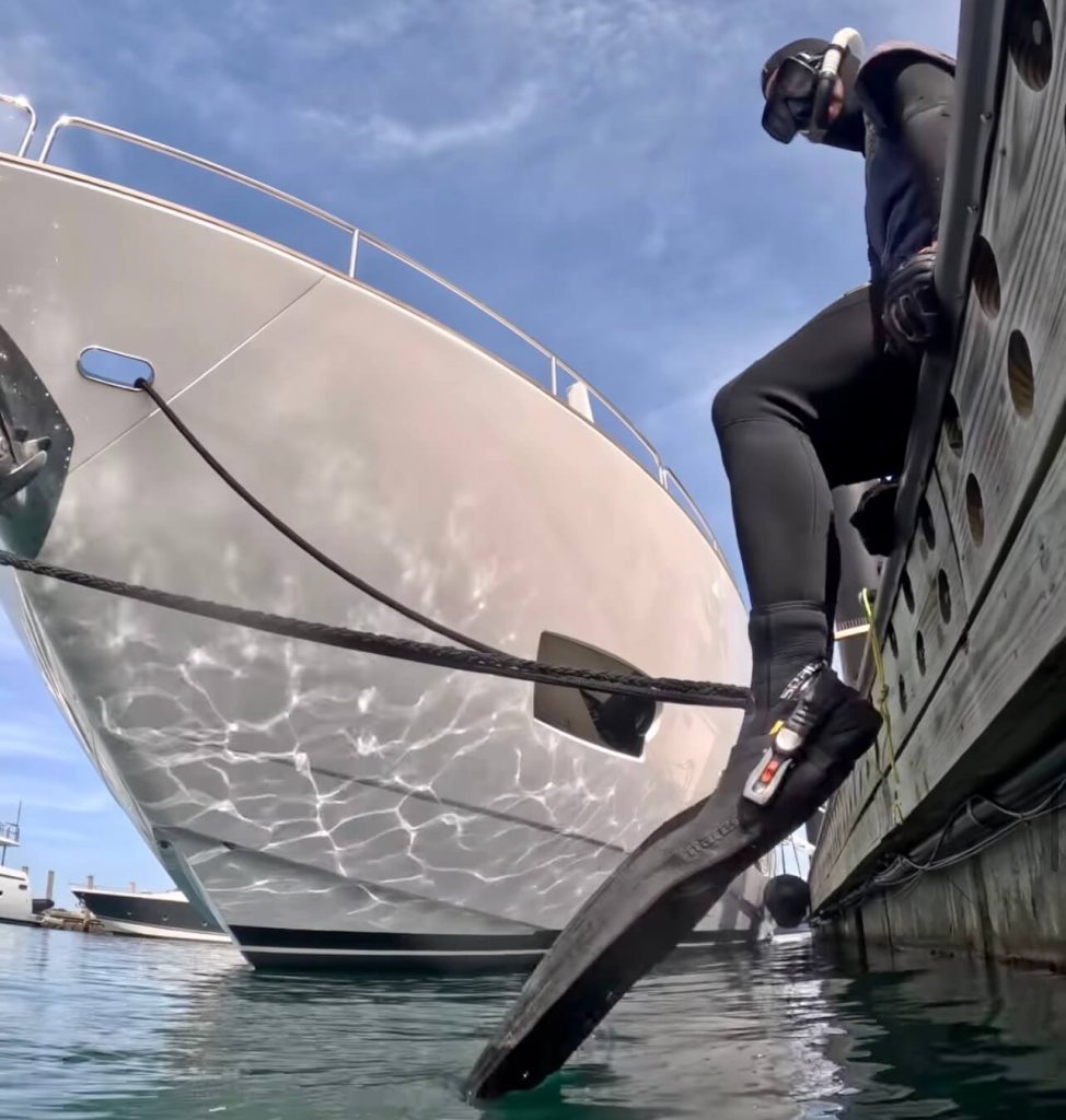 Boat Bottom Cleaning in Miami